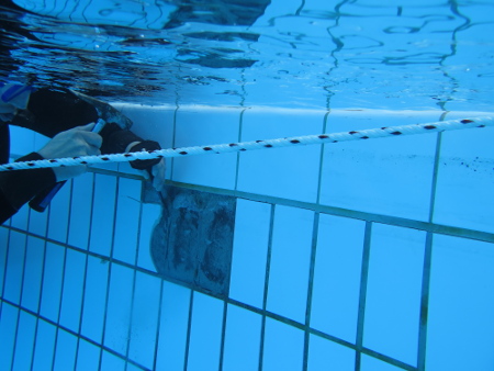 Fliesen unter Wasser ausgewechslt