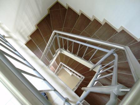 Treppenhaus mit Podesten eingebaut